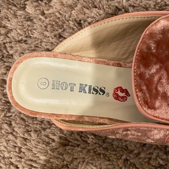 Hot Kiss pink crushed velvet penny loafer flats - Picture 5 of 5